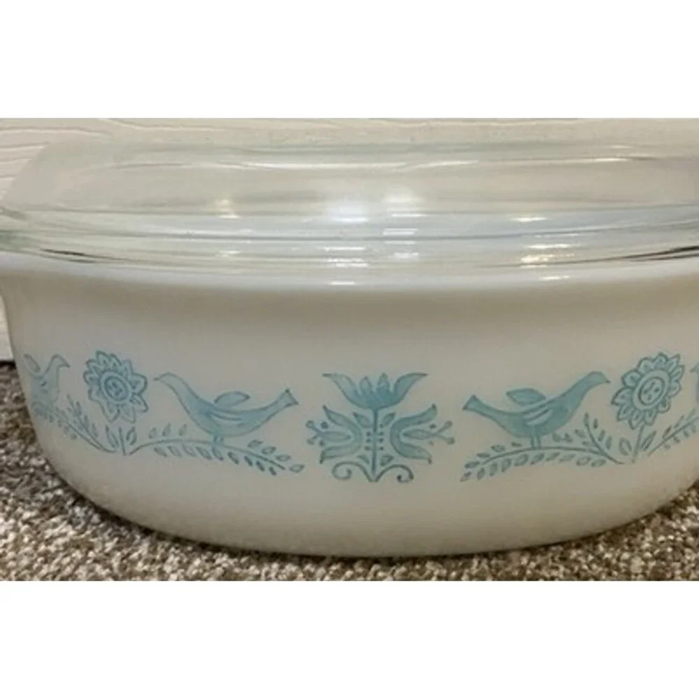 Vintage Pyrex Bluebird 1 1/2 Quart Oval Cinderella Casserole Dish w/ Lid